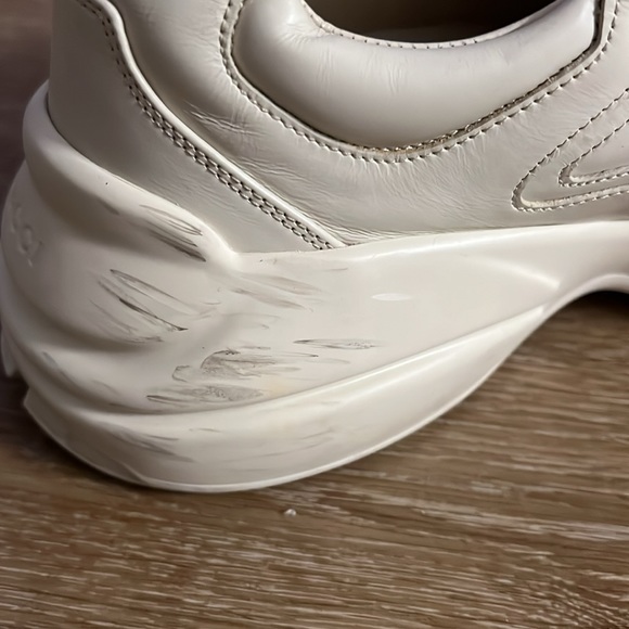 MEN'S RHYTON GUCCI LOGO LEATHER SNEAKER - Picture 4 of 5